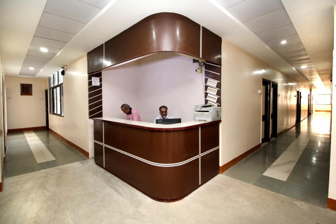 Hotel Gomatgiri Aurangabad  Exterior photo