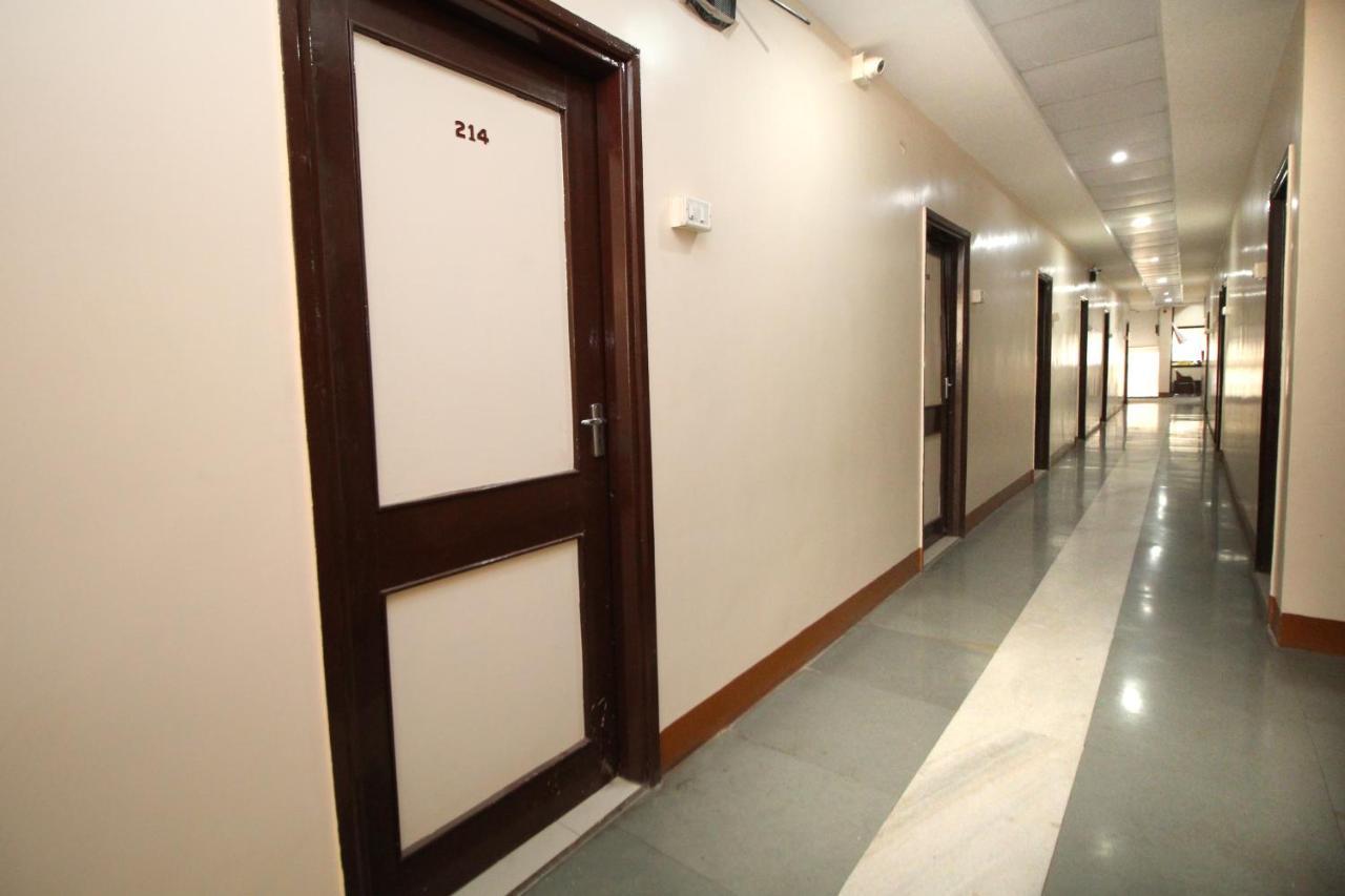 Hotel Gomatgiri Aurangabad  Exterior photo